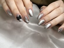 ラフィーナ(RAFFINA)/マグネットネイル×ビジュー