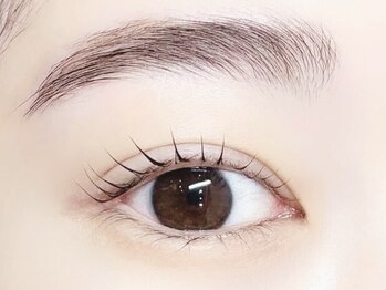 アダジオ(Adagio)の写真/今話題！ハリウッドブロウリフト導入★あなたの悩みや希望に合わせてアイブロウメニュー・デザインを提案◎