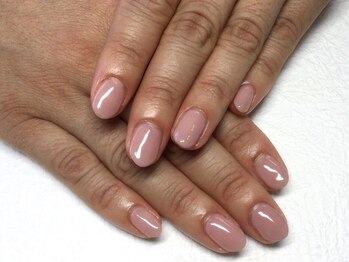 ビューティスタジオ マーニャ(Manya)の写真/《爪の厚みや割れにお悩みの方へ》熟練のケア技術で「育てる」ネイル。大人女性の品格と自信をお届け♪