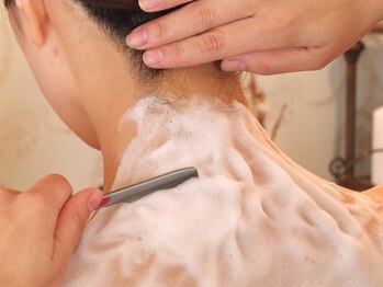 グランパルティータ(Gran Partita)/うなじシェービング♪