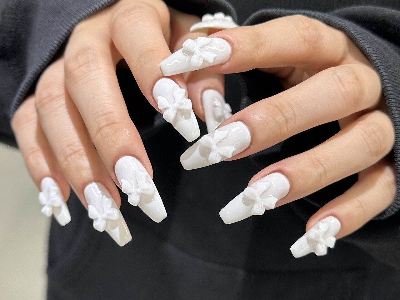 2025年-2026年冬トレンド】ホワイト ワンカラーのネイルデザイン集