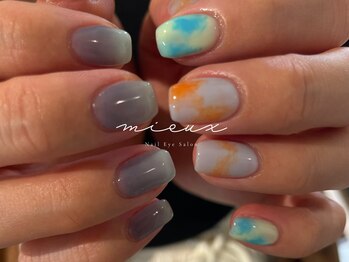 ミュー(mieux)/ビタミンカラーのタイダイネイル