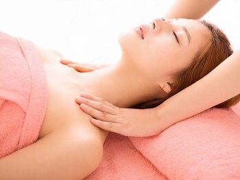 エステフロアーリヴ(floor)の写真/魅力あるオーラ漂う感覚をまとうアロマ。洗練された女性に愛されています。