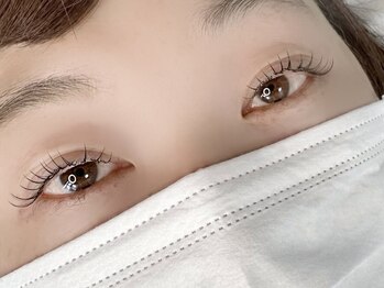 プトゥリチュール(Putritulle)の写真/《マツエクの種類も豊富♪》仕上がり・綺麗さ◎のデザインキープラッシュ、今流行りの束感LEDマツエク♪
