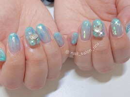 うるちゅるオーロラネイル