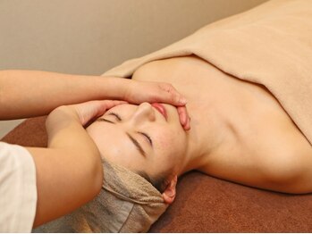 イーネ オランジェ 八王子店の写真/【超至福★脳内ヒーリング】頭~首まで徹底ほぐし◎肩/首コリ、眼精疲労解消!リフトUP,ストレス解消も♪