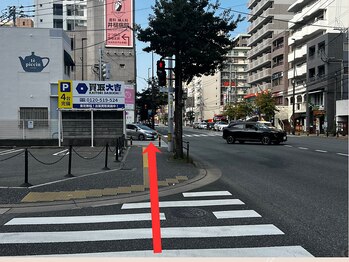 ザ モアナテラス(THE MOANA TERRACE)/1つ目の歩道を渡ります。