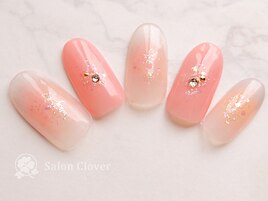 大人かわいいチークネイル