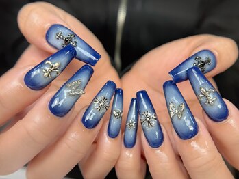 ミチネイルズ 池袋(Michi nails)の写真/【人気のチップ長さ出し☆】季節に合わせて華やかな指先に変身！きっとお気に入りデザインが見つかる♪