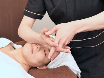 美容整体 レナトゥス 武庫之荘(Renatus)の写真/お顔の比率を整えて、食いしばりやお顔のたるみ・ほうれい線を改善◎【黄金比フェイシャル】