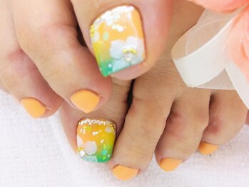 エムネイル(M Nail)/フットネイル・手描きフラワー