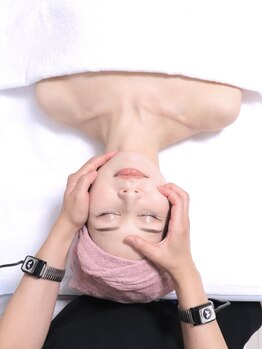 マリア(MARIA)の写真/高リピート率★エステ越えの【WINBACK】で今すぐ最強小顔！驚愕リフトアップで理想のフェイスラインに◎