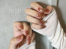 シンプルネイルの中にトレンドや抜け感を出すのが得意です◎