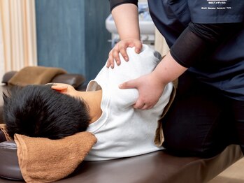 篠崎駅前りゅうせい整体院の写真/【篠崎駅徒歩1分】その首肩の塊、根本から解放！姿勢分析×深層筋ケアで、翌朝の体が驚くほど軽くなる