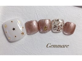 大人可愛いフットネイル