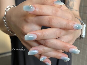 ミエレ(miele)/春夏ブルーカラーチークネイル