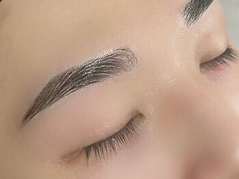 アイリー 眉毛 天王寺店の写真/【骨格診断×似合わせ】男性の骨格やお客様の理想の印象、元の眉毛の特徴などを踏まえ眉スタイリング☆