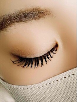 ドゥース(DOUCE)の写真/初めての方でも安心して通えるプライベート空間◇丁寧なカウンセリングと高技術で理想の目元を叶えるサロン