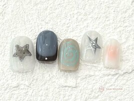 ぐるぐる星透明感チーク¥9000