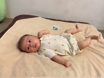 子育てママの整体サロン/施術中のお子様の様子