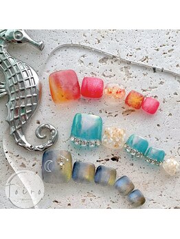 トイロ(toiro)/FOOT 定額アート