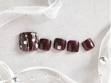 パープルの爪屋/ダークカラーで大人かわいく♪