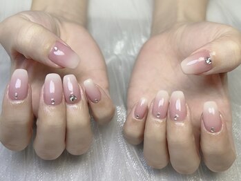 カナネイル(KANA.nail)/ベビーブーマーにストーン大人気