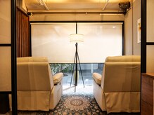 ナップチーノプラスエイチ(NAPPUCCINO+H)の雰囲気(ソファ席で水素吸入♪リラックス・仮眠・リカバリーが同時に叶う)