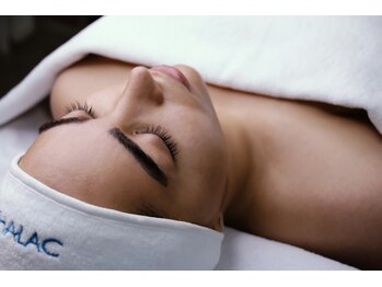 プレシオサ(Preciosa)の写真/フェイスワックスとハイドラ毛穴洗浄でムダ毛と毛穴を整え、水光パックで輝く素肌へ導く贅沢な時間☆