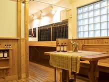 全室個室のリラックスムード漂う空間で、ゆったりと寛げます。