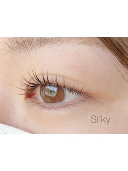 ナチュラル上品な目元にしたい