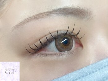 シエル(Ciel)の写真/《最新技術★LEDエクステ》大好評！モチが良く沁みにくい♪その場で完全硬化される為すぐに洗顔可能◎