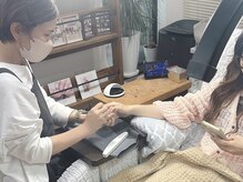 サン(SAN)/ネイル施術風景