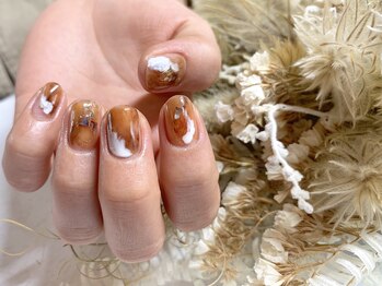 サロンドフォーエイチ(salon de 4H)/秋のニュアンスネイル☆