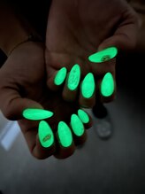 モスト(MOST)/蓄光ネイル
