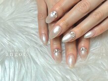 アンガット(angot.)/根元ビジューネイル