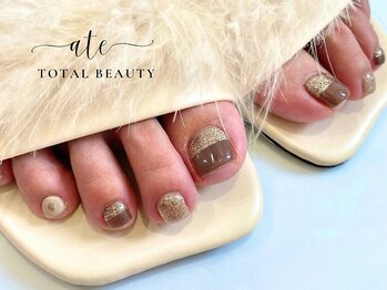 アテ(ate)/ブラウンフットネイル