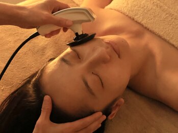 カノア(CANOA)の写真/渡韓せずに本場以上の本格肌管理を。プライベート空間で肌ケア+首,肩,背中の極上マッサージも受けられる◆