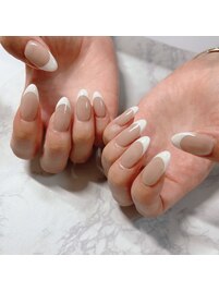 王道白フレンチネイル