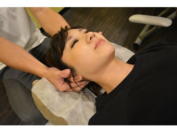 ツルミ(Tsurumi)/頸椎けん引