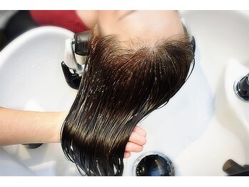 キャトル 大阪梅田店(QUATRE)/ヘッドスパ：内部トリートメント