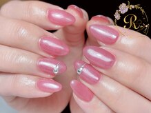 シンプルなのにうる艶な見惚れるネイルで自慢したくなるネイル♪