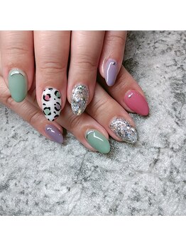 エーナイン イオンモール三川店/夏のヒョウ柄ネイル♪
