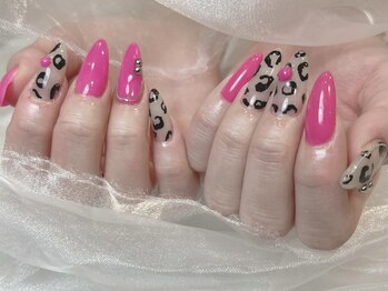 ルーム(ROOM)/ヒョウ柄アート