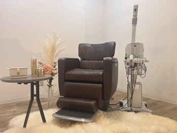 リンダ(Linda)の写真/【最終受付19時で仕事帰りに通いやすい♪】イベント前の駆け込みケアはもちろん、長期的ケアで肌質改善◎