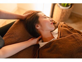 【無重力ヘッドスパ one touch 平安通】ヘッドマッサージ/肩こり【10/1OPEN（予定）】の写真/【平安通り・大曽根】整体師監修の本格ヘッドスパ！頑固な首肩の重さ・緊張をスッキリ和らげる