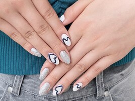 うねうねニュアンスネイル