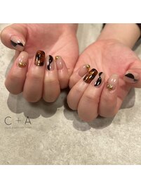 モノトーン大人ネイル