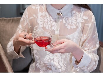 サリエ(S'allier)/ハーブティーをお出ししています