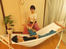 クラビ(kurabi)の雰囲気（ハンモックに揺られて、ハンモックタイ古式とハーバルボール）
